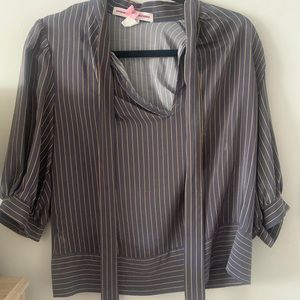 Vintage blouse with tie neck